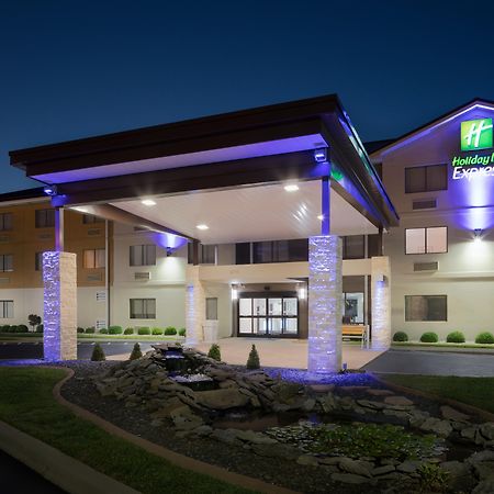 Holiday Inn Express Louisville Northeast, An Ihg Hotel Екстериор снимка