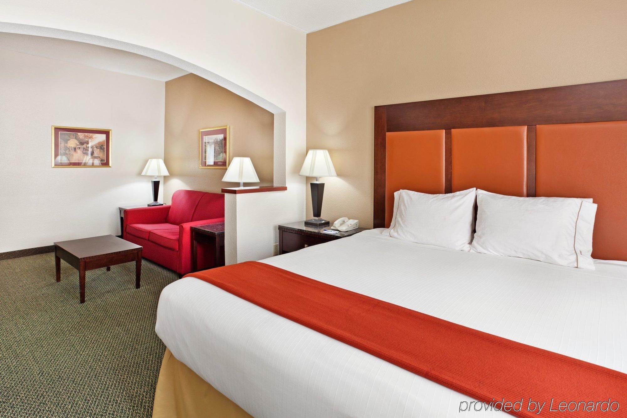 Holiday Inn Express Louisville Northeast, An Ihg Hotel Екстериор снимка