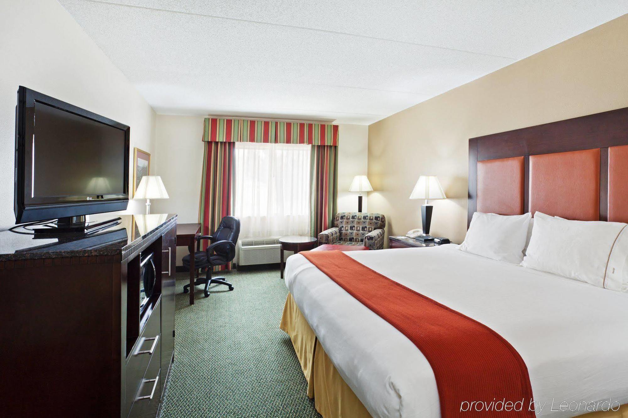 Holiday Inn Express Louisville Northeast, An Ihg Hotel Екстериор снимка